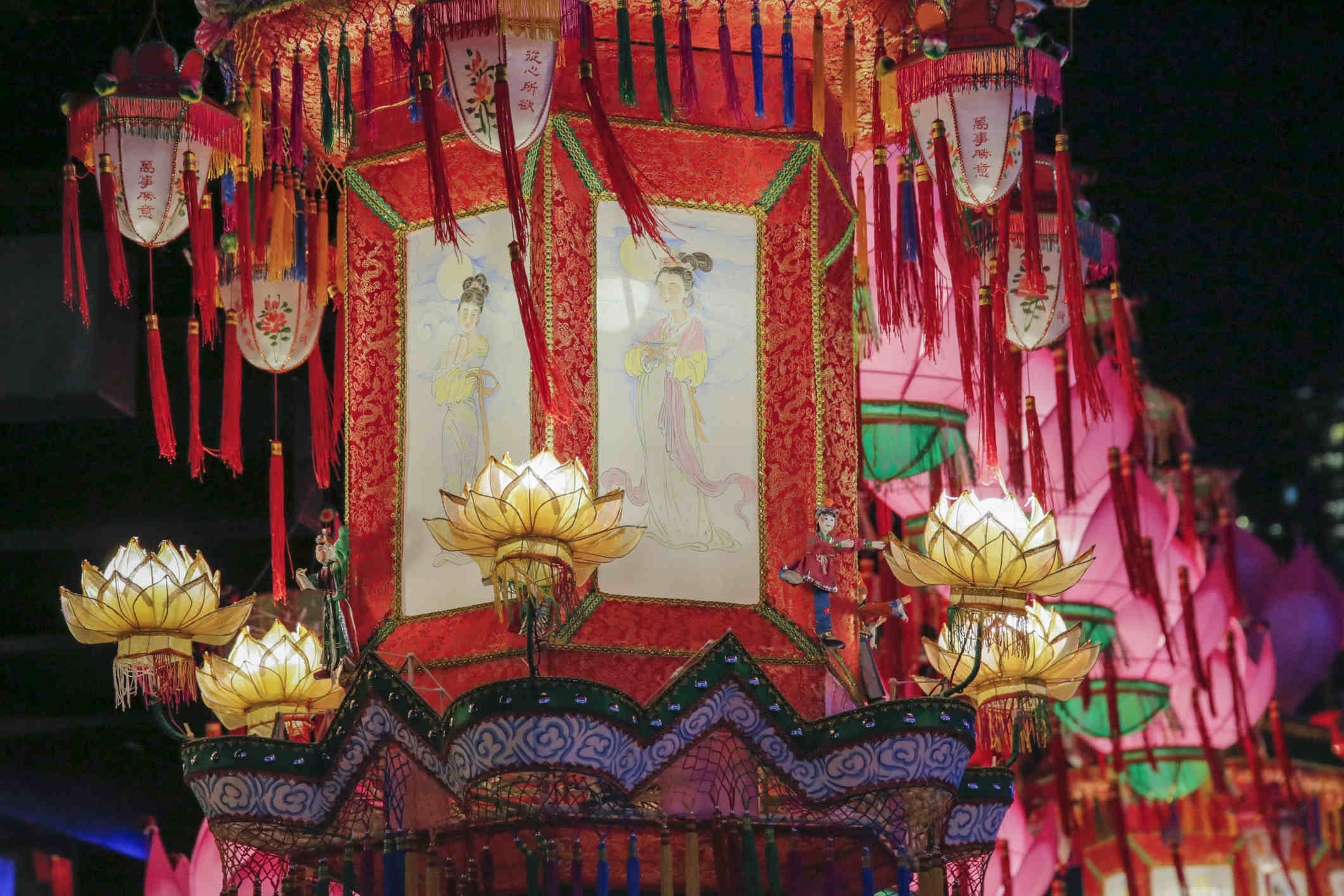 传统花灯扎作工艺展示